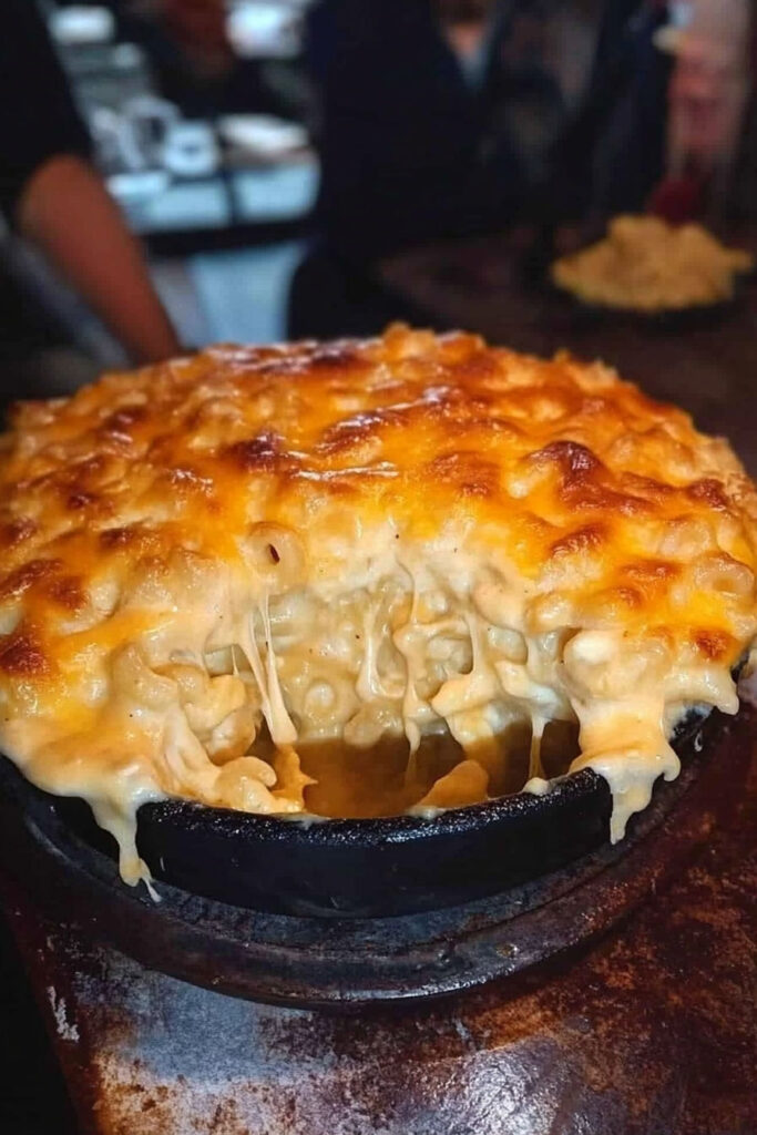 CREAMY BAKED MAC AND CHEESE
